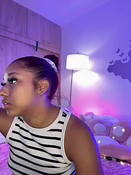 Snapshot of _Zahara_ chatting on 02/13/26, 11:12 Zahara online show from 02/13/26, 11:12