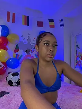 Snapshot of _Zahara_ chatting on 06/18/26, 11:20 Zahara online show from 06/18/26, 11:20