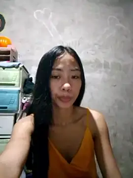 SweetMissPinay18 online show from 06/04/26, 03:51