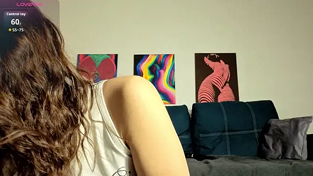 TrixiBell online show from 11/18/25, 05:34