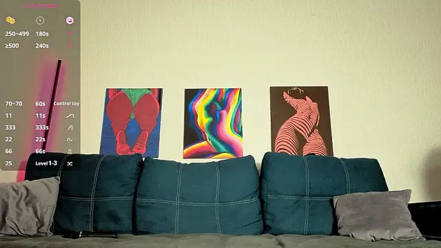 TrixiBell online show from 01/14/26, 04:18