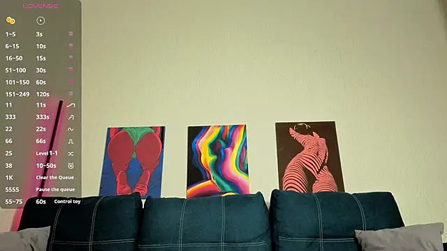 TrixiBell online show from 03/31/26, 04:24