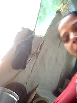 Snapshot of Cutreet chatting on 12/18/25, 05:13 Cutreet online show from 12/18/25, 05:13