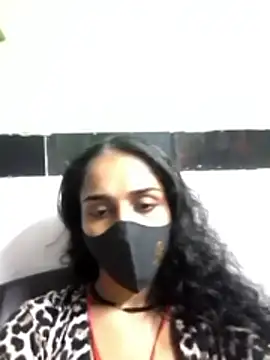 Zoya G online show from 12/18/25, 11:05