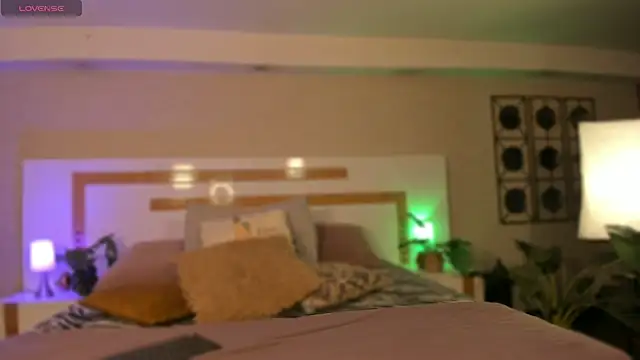 Snapshot of anne_dh chatting on 10/01/25, 12:16 anne dh online show from 10/01/25, 12:16