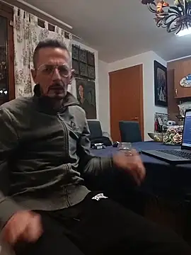 Snapshot of fabius720 chatting on 11/15/25, 04:58 fabius720 online show from 11/15/25, 04:58