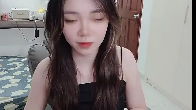 Snapshot of __Nho__ chatting on 12/16/25, 04:23 Nho online show from 12/16/25, 04:23