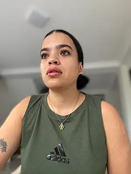 Snapshot of JuanitaMore01 chatting on 11/08/25, 08:29 JuanitaMore01 online show from 11/08/25, 08:29