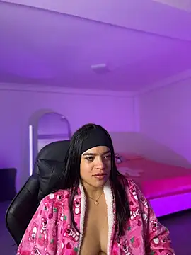 Snapshot of JuanitaMore01 chatting on 06/08/26, 01:28 JuanitaMore01 online show from 06/08/26, 01:28
