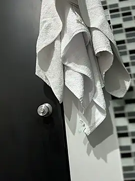 Snapshot of JuanitaMore01 chatting on 06/20/26, 05:16 JuanitaMore01 online show from 06/20/26, 05:16