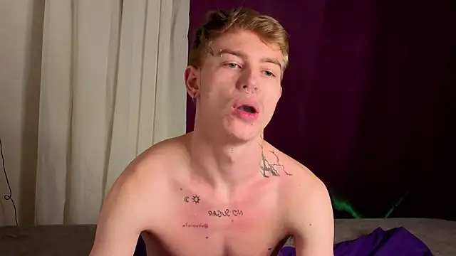 callmealexthx online show from 10/17/25, 09:17