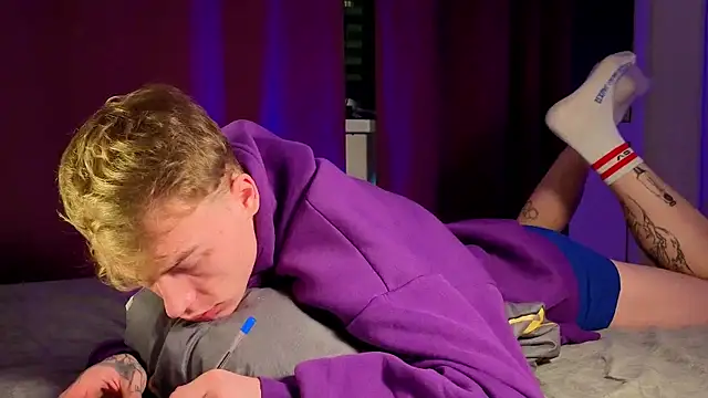 callmealexthx online show from 12/15/25, 05:39