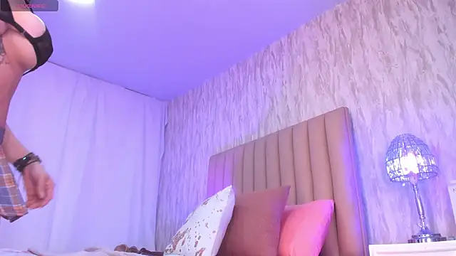 Snapshot of Emely_florence_ chatting on 06/20/26, 07:27 Emely florence online show from 06/20/26, 07:27
