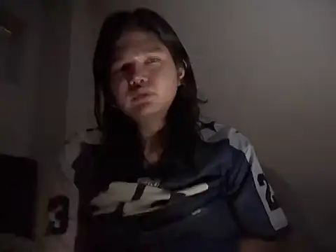 Snapshot of LeanneBettina chatting on 11/24/25, 01:44 LeanneBettina online show from 11/24/25, 01:44