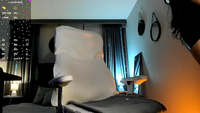 Demetria Ghoul online show from 11/27/25, 12:18