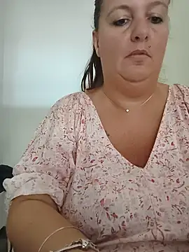 Snapshot of LaReginaNera chatting on 06/24/26, 09:41 LaReginaNera online show from 06/24/26, 09:41