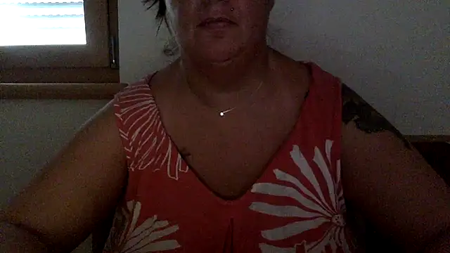 Snapshot of LaReginaNera chatting on 06/27/26, 08:19 LaReginaNera online show from 06/27/26, 08:19