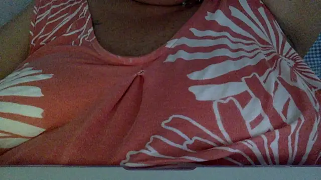 Snapshot of LaReginaNera chatting on 06/27/26, 12:22 LaReginaNera online show from 06/27/26, 12:22