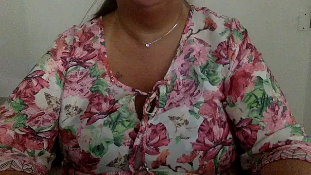 Snapshot of LaReginaNera chatting on 07/21/26, 07:43 LaReginaNera online show from 07/21/26, 07:43