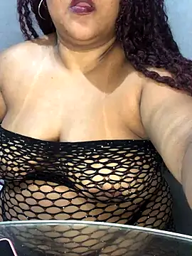 Snapshot of melcarioca1111 chatting on 10/29/25, 02:47 melcarioca1111 online show from 10/29/25, 02:47