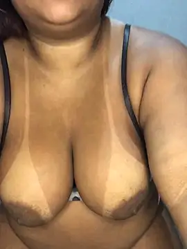 Snapshot of melcarioca1111 chatting on 11/05/25, 02:55 melcarioca1111 online show from 11/05/25, 02:55