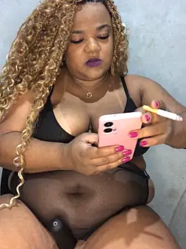 Snapshot of melcarioca1111 chatting on 11/14/25, 03:27 melcarioca1111 online show from 11/14/25, 03:27