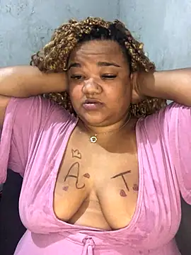 Snapshot of melcarioca1111 chatting on 11/23/25, 03:23 melcarioca1111 online show from 11/23/25, 03:23