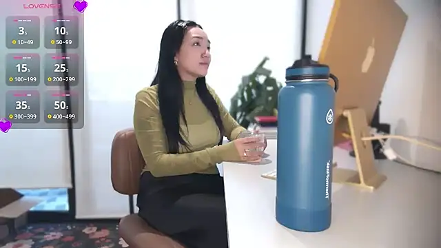 Snapshot of yuzhara chatting on 09/19/25, 03:13 yuzhara online show from 09/19/25, 03:13