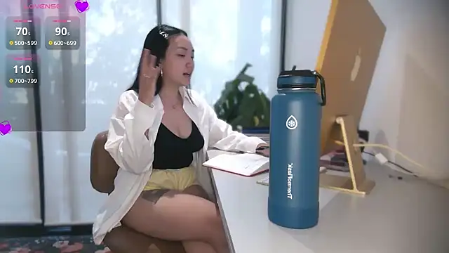 Snapshot of yuzhara chatting on 09/21/25, 03:46 yuzhara online show from 09/21/25, 03:46