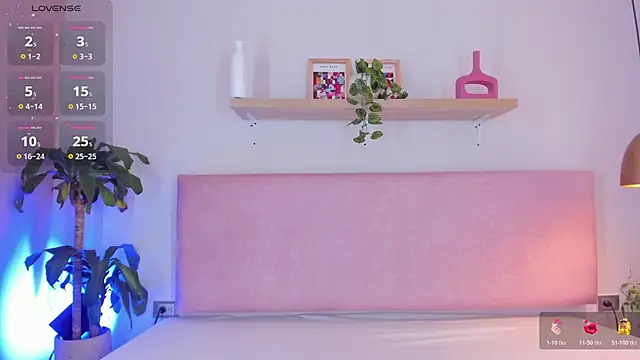 Snapshot of Tina_curly chatting on 11/10/25, 11:42 Tina curly online show from 11/10/25, 11:42