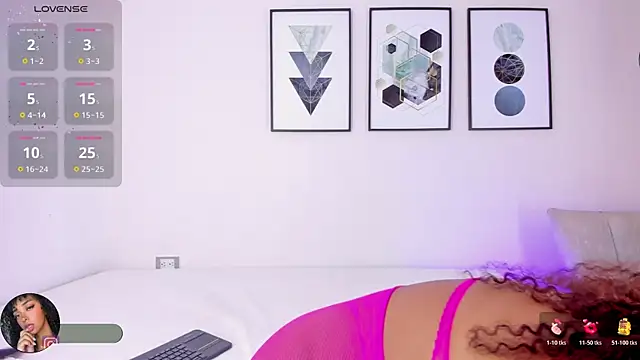 Snapshot of Tina_curly chatting on 12/03/25, 11:30 Tina curly online show from 12/03/25, 11:30