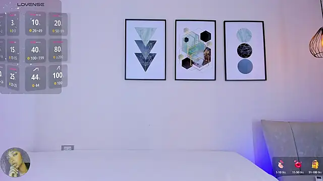 Snapshot of Tina_curly chatting on 12/22/25, 10:23 Tina curly online show from 12/22/25, 10:23