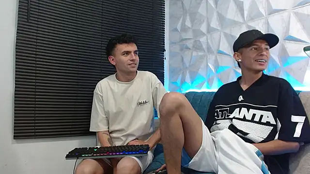 Snapshot of Isaac_tan chatting on 10/11/25, 04:12 Isaac tan online show from 10/11/25, 04:12