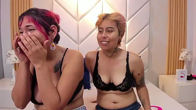 Snapshot of AnnieAndReach chatting on 02/01/26, 02:37 AnnieAndReach online show from 02/01/26, 02:37