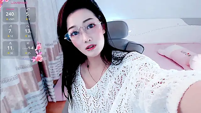 yaoyao-baby520 online show from 12/15/25, 12:20