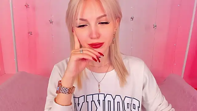 Snapshot of LisaFoxyMe chatting on 01/14/26, 01:33 LisaFoxyMe online show from 01/14/26, 01:33