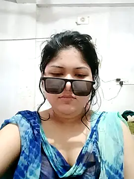 Snapshot of Nusrat-N chatting on 09/11/25, 02:22 Nusrat-N online show from 09/11/25, 02:22