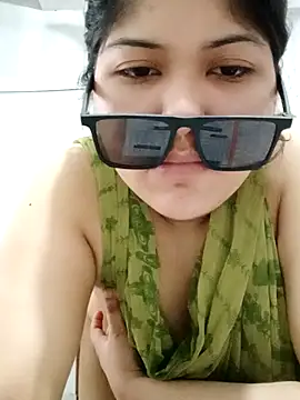 Snapshot of Nusrat-N chatting on 09/16/25, 04:02 Nusrat-N online show from 09/16/25, 04:02