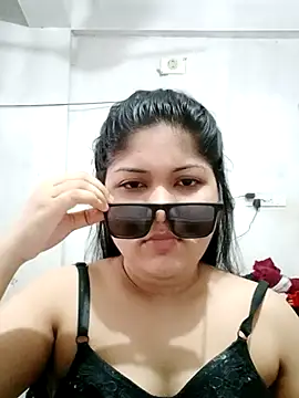 Snapshot of Nusrat-N chatting on 09/17/25, 03:30 Nusrat-N online show from 09/17/25, 03:30