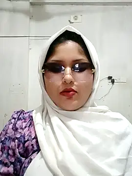 Snapshot of Nusrat-N chatting on 04/17/26, 12:08 Nusrat-N online show from 04/17/26, 12:08