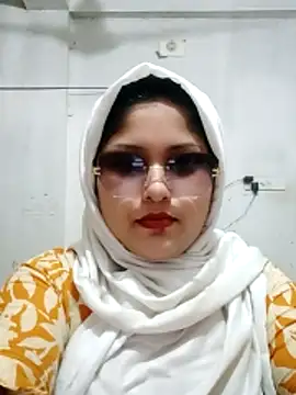 Snapshot of Nusrat-N chatting on 04/19/26, 01:32 Nusrat-N online show from 04/19/26, 01:32