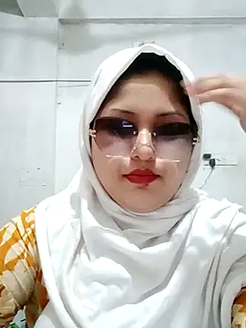 Snapshot of Nusrat-N chatting on 04/20/26, 02:14 Nusrat-N online show from 04/20/26, 02:14