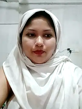 Snapshot of Nusrat-N chatting on 04/21/26, 04:34 Nusrat-N online show from 04/21/26, 04:34