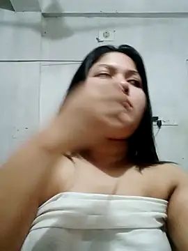 Snapshot of Nusrat-N chatting on 04/23/26, 12:34 Nusrat-N online show from 04/23/26, 12:34