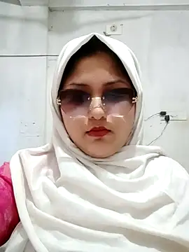 Snapshot of Nusrat-N chatting on 04/27/26, 07:39 Nusrat-N online show from 04/27/26, 07:39