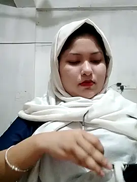 Snapshot of Nusrat-N chatting on 05/04/26, 12:56 Nusrat-N online show from 05/04/26, 12:56
