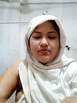 Snapshot of Nusrat-N chatting on 05/06/26, 01:36 Nusrat-N online show from 05/06/26, 01:36