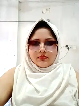 Snapshot of Nusrat-N chatting on 05/09/26, 09:14 Nusrat-N online show from 05/09/26, 09:14