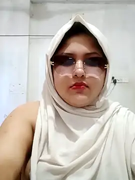 Snapshot of Nusrat-N chatting on 05/10/26, 03:23 Nusrat-N online show from 05/10/26, 03:23