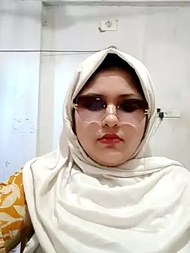 Snapshot of Nusrat-N chatting on 05/11/26, 03:01 Nusrat-N online show from 05/11/26, 03:01